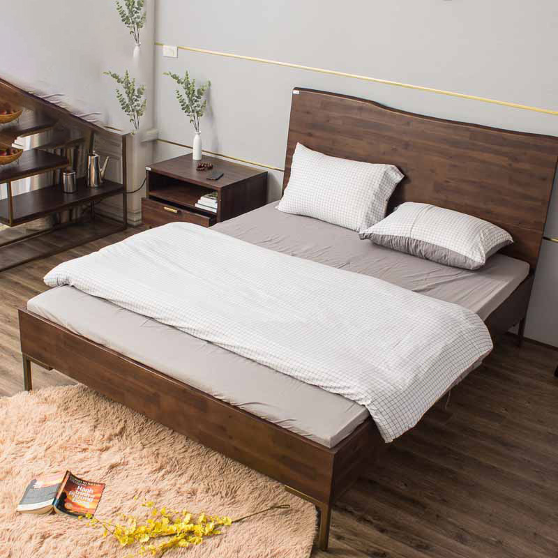 Giường ngủ bằng chất liệu gỗ tràm